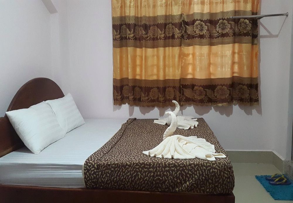 First Hotel Battambang Buitenkant foto