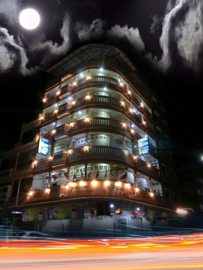 First Hotel Battambang Buitenkant foto